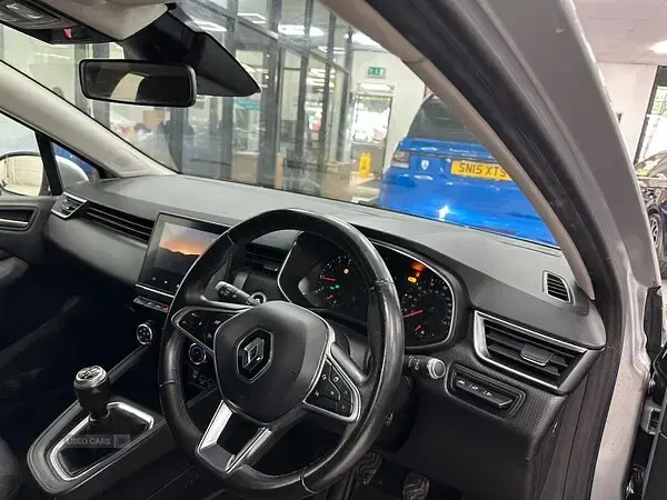 Used Renault Clio V Iconic 2020 Silver Hatchback