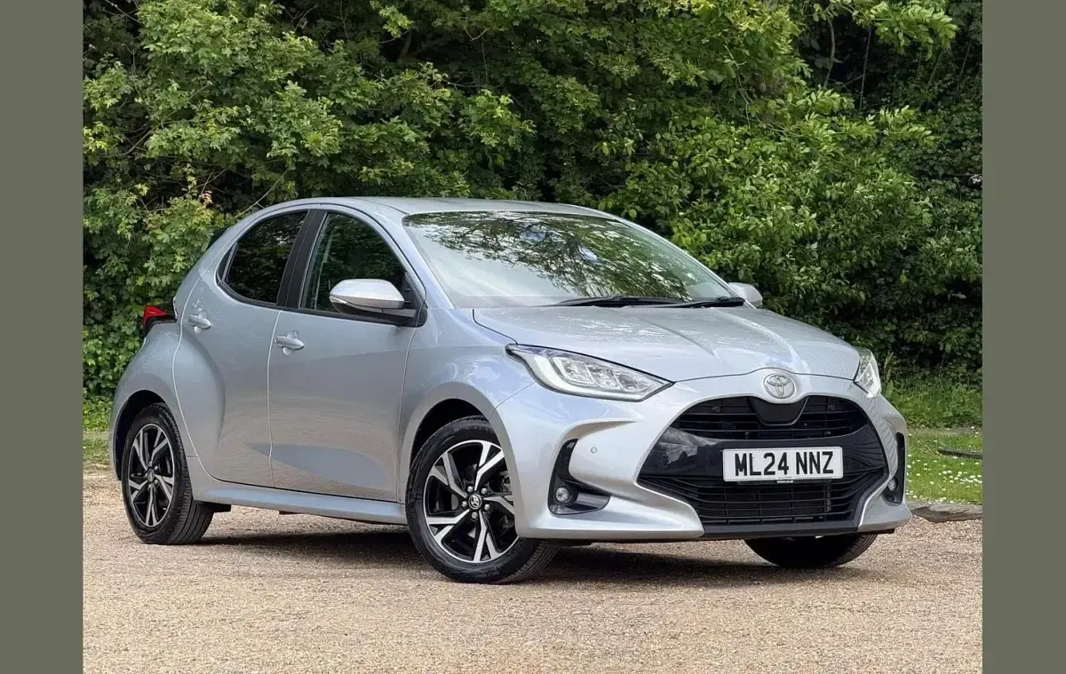 Used Toyota Yaris Design 116 HP (85 kW) 2024 Silver Hatchback