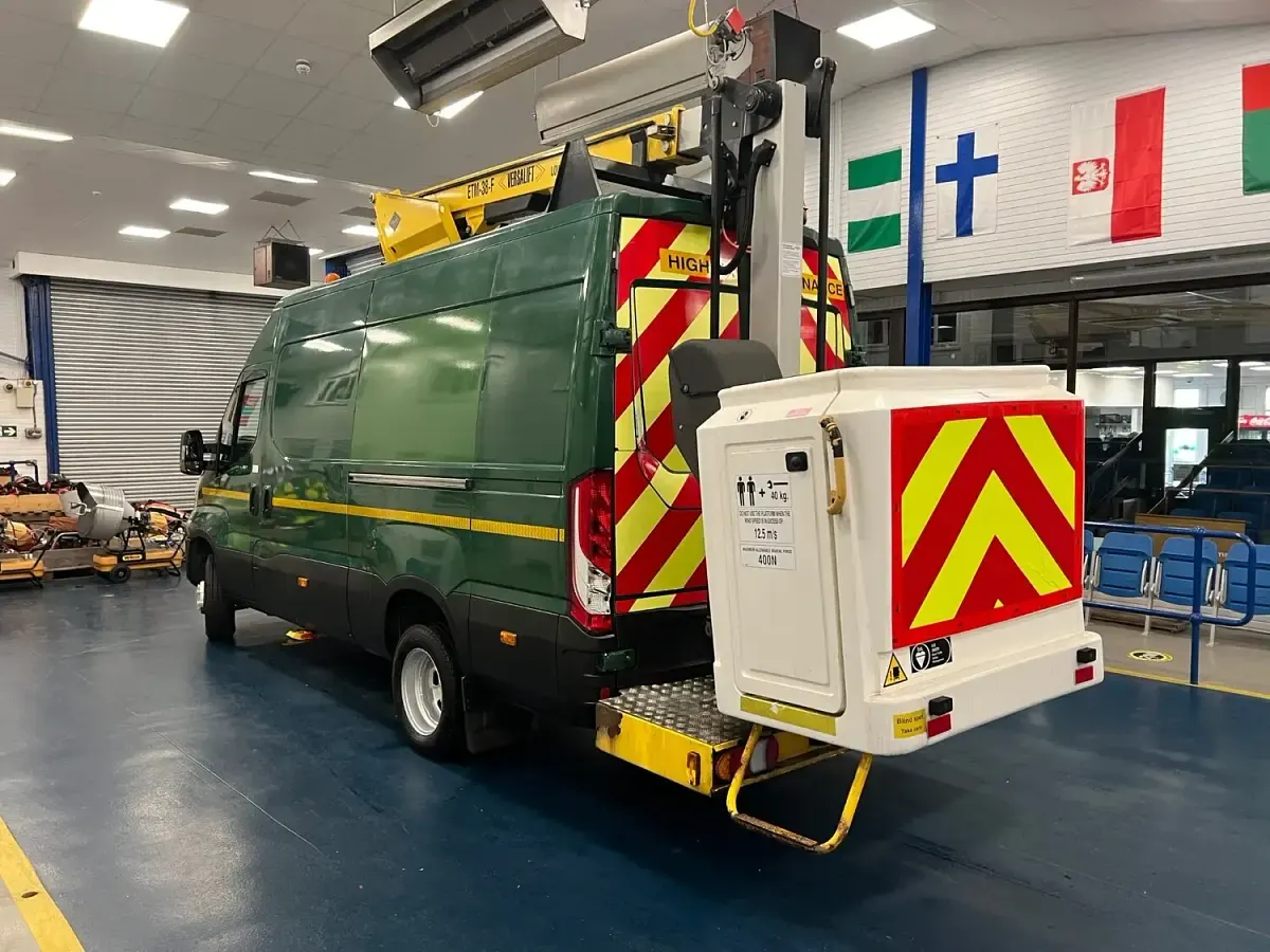 Used Iveco Daily 150 HP (110 kW) 2017 Green Van
