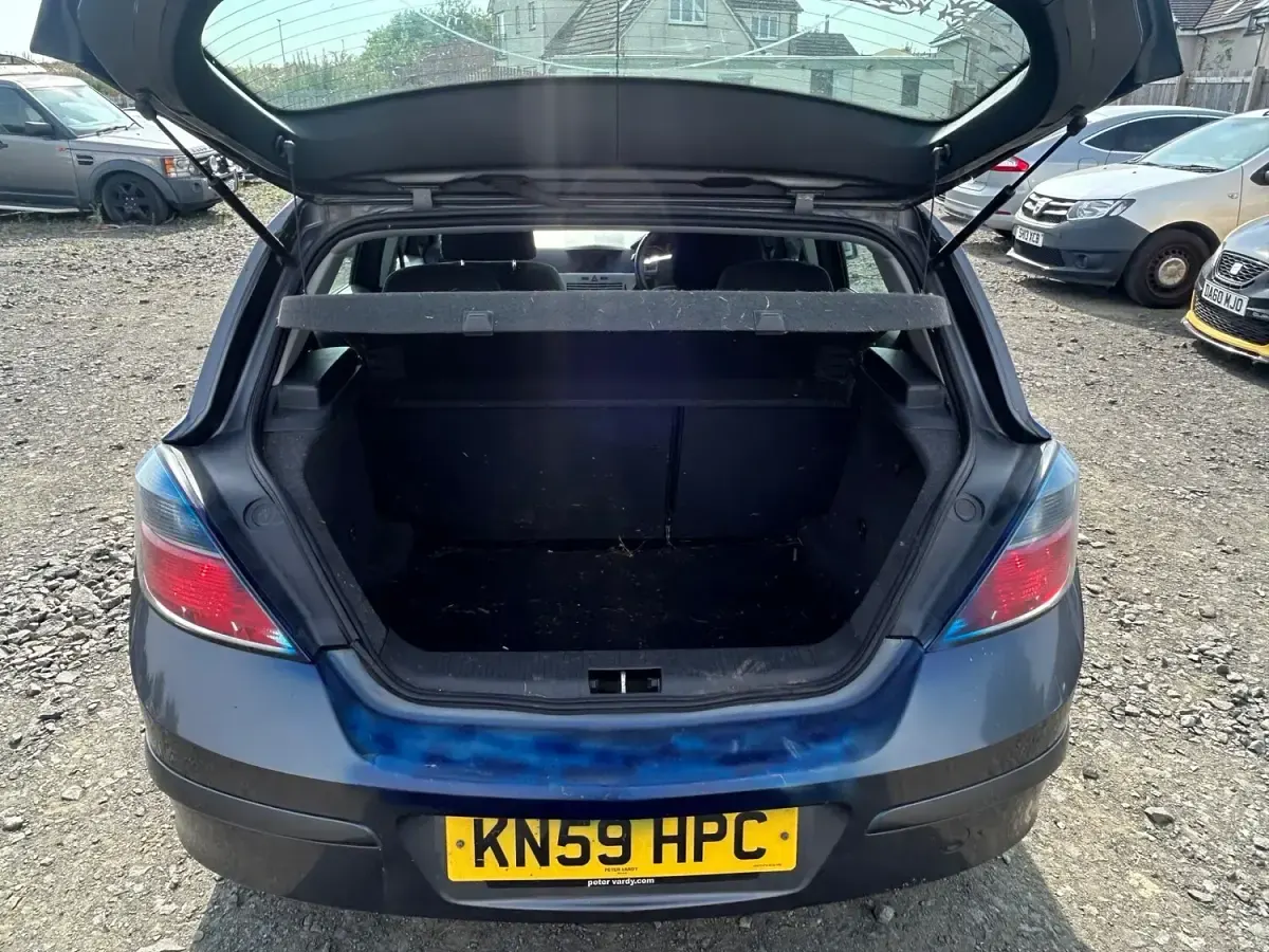 Used Vauxhall Astra Club 115 HP (84 kW) 2009 Grey Hatchback