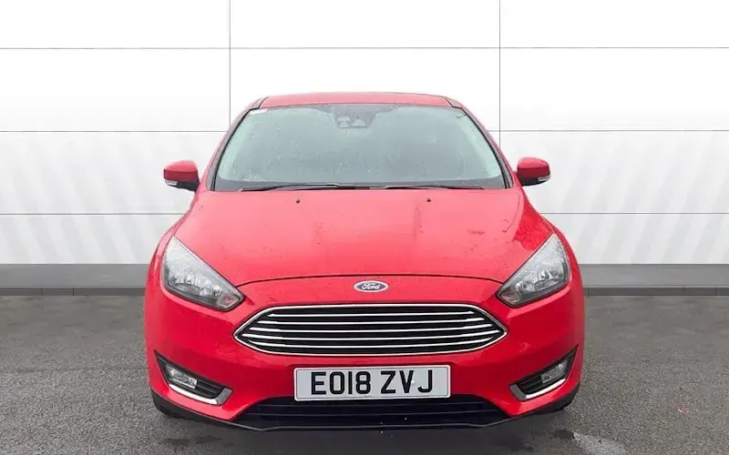 Used Ford Focus Titanium 150 HP (110 kW) 2017 Red Hatchback