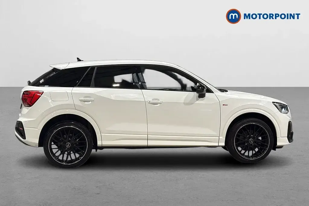 Used Audi Q2 Black Edition 150 HP (110 kW) 2024 White SUV