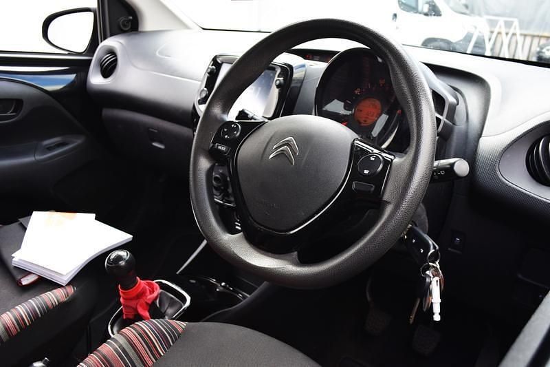 Usado Citroën C1 Feel 72 HP (52 kW) 2019 Preto Citadino