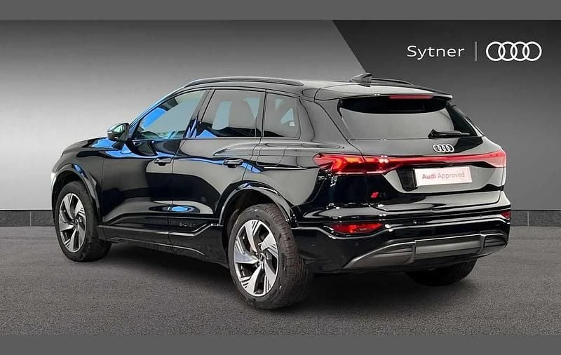 Begagnad Audi Q6 e-tron S-Line 284 kW (387 HK) 2024 Svart SUV
