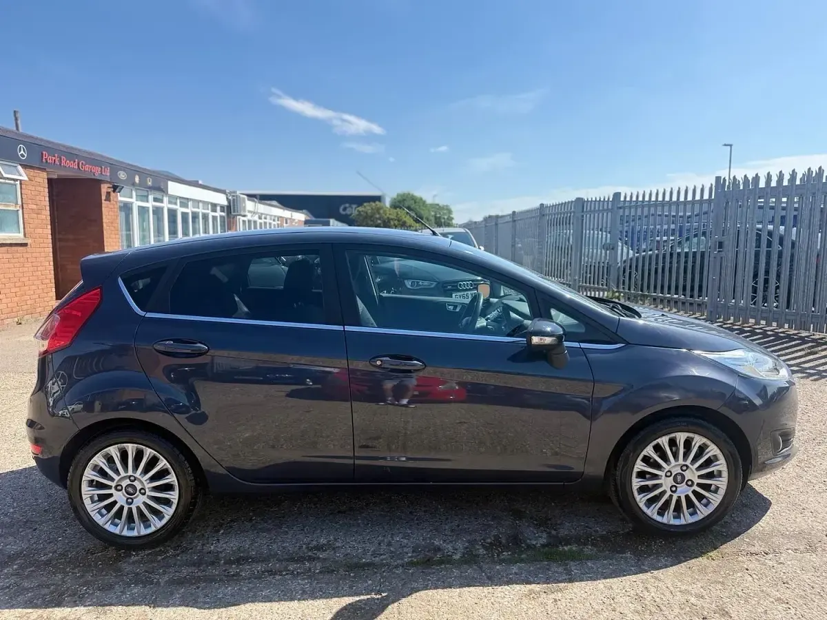 Used Ford Fiesta Titanium 2013 Grey Hatchback