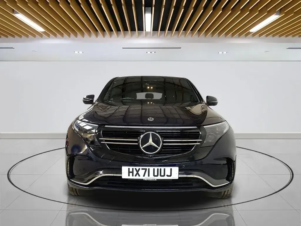 Usado Mercedes EQC400 AMG line 300 kW (408 HP) 2021 Azul SUV