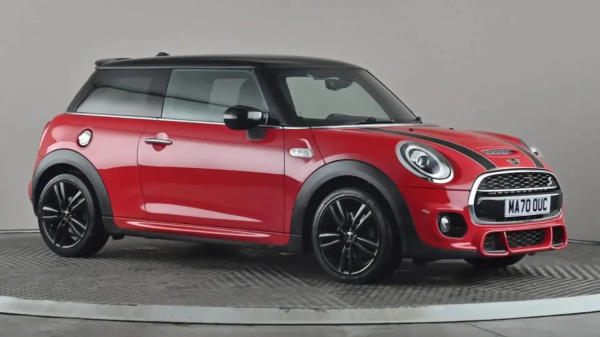 Usado Mini Cooper S Comfort 192 HP (141 kW) 2020 Vermelho Citadino