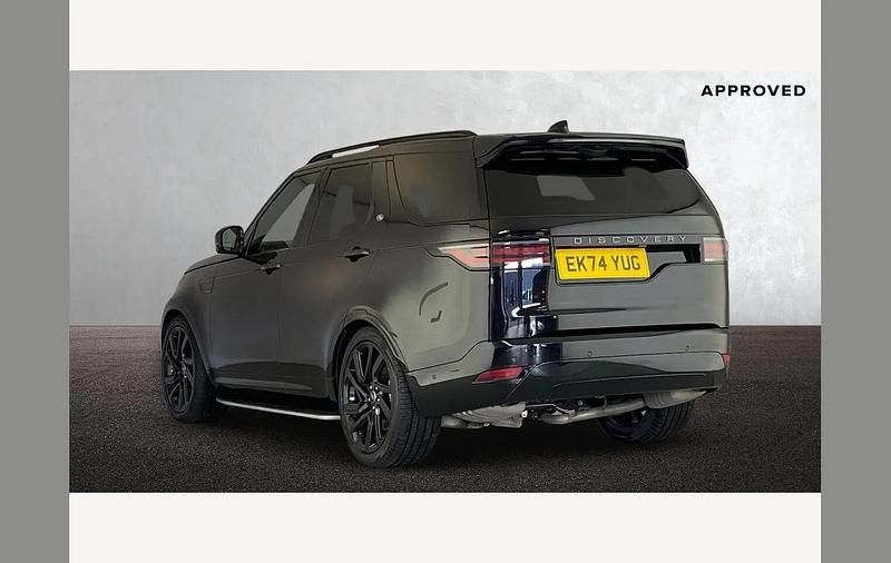 Used Land Rover Discovery 5 SE Dynamic 350 HP (257 kW) 2024 Santorini black SUV