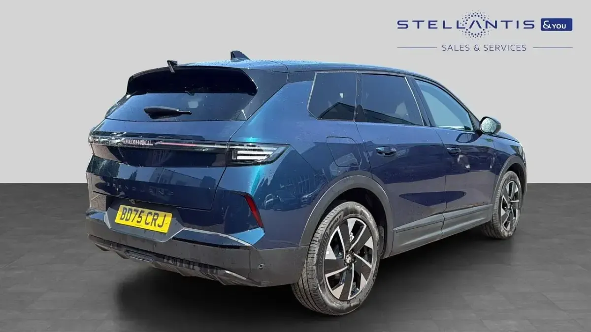 Used Vauxhall Grandland X Ultimate 143 HP (105 kW) 2025 Blue SUV