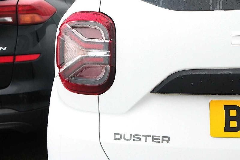 Used Dacia Duster Expression 2023 White Hatchback