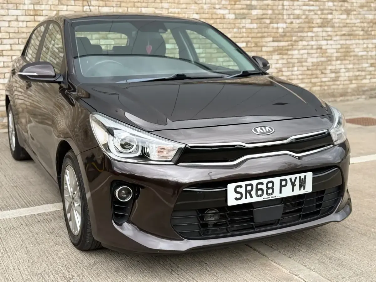 Begagnad Kia Rio 83 HK (61 kW) 2018 Brun Halvkombi