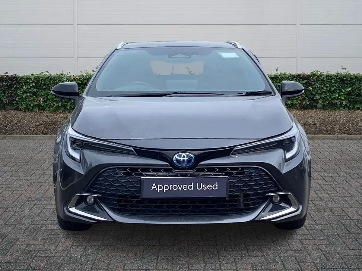 Used Toyota Corolla Design 140 HP (102 kW) 2025 Grey Estate