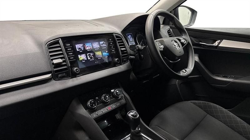 Used Skoda Karoq SE 110 HP (80 kW) 2022 Black metallic SUV