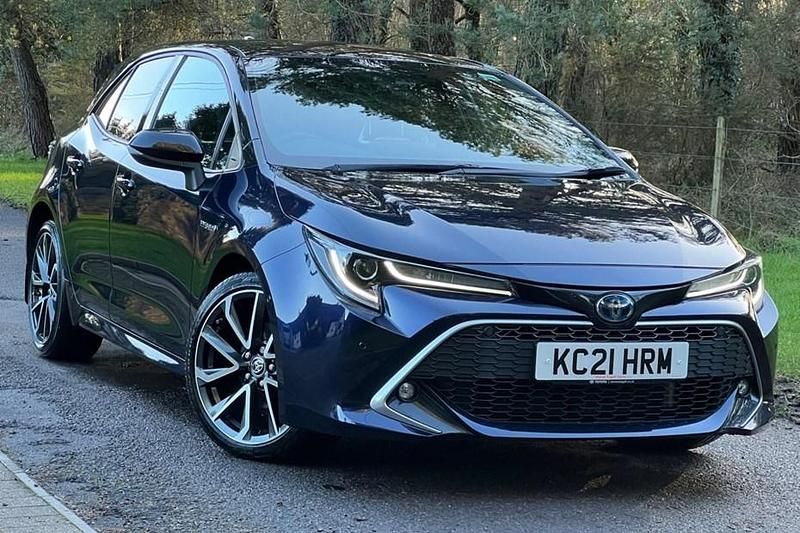 Used Toyota Corolla 122 HP (89 kW) 2021 Blue/black Hatchback