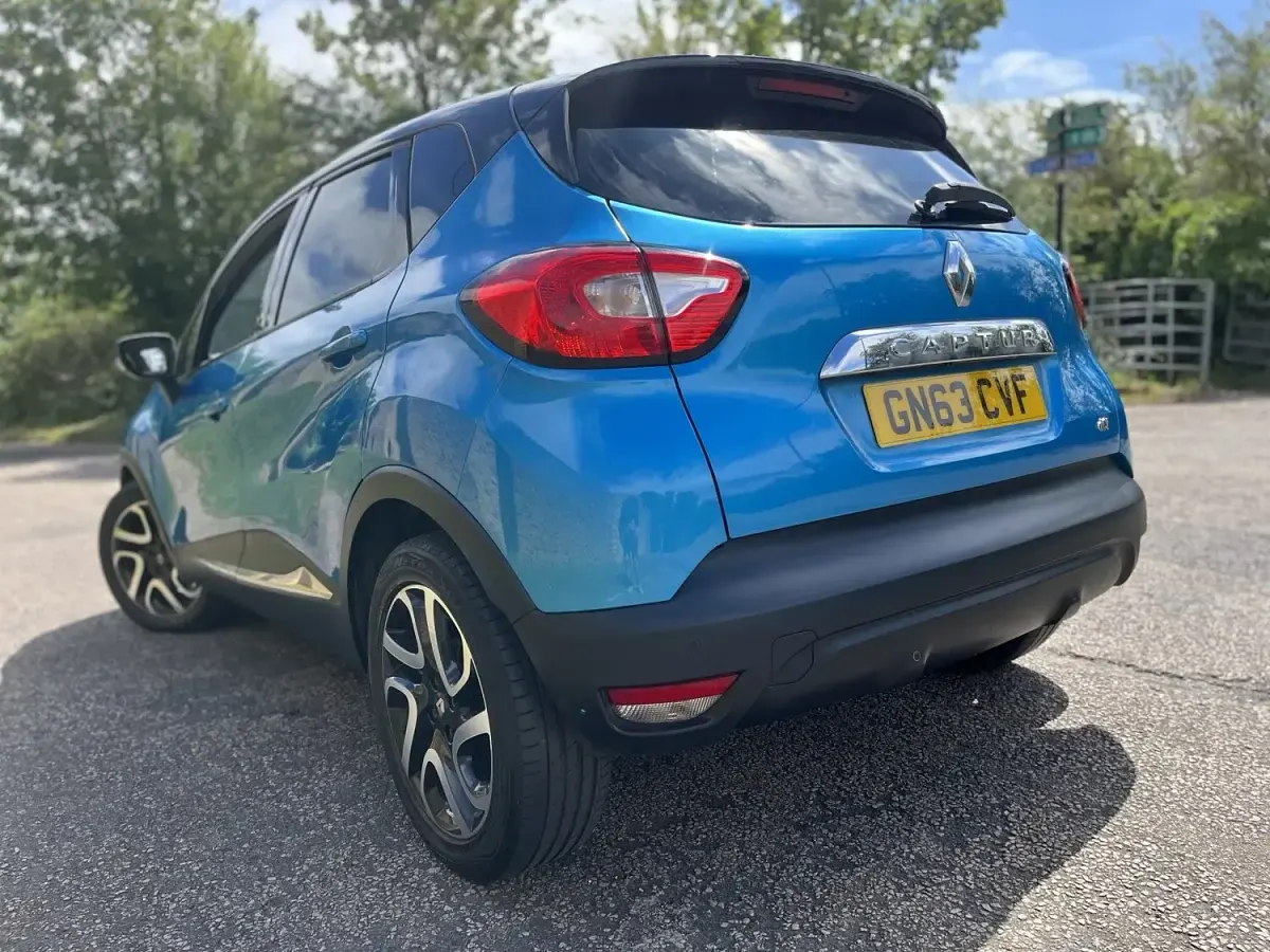 Used Renault Captur Dynamique 90 HP (66 kW) 2013 Blue SUV