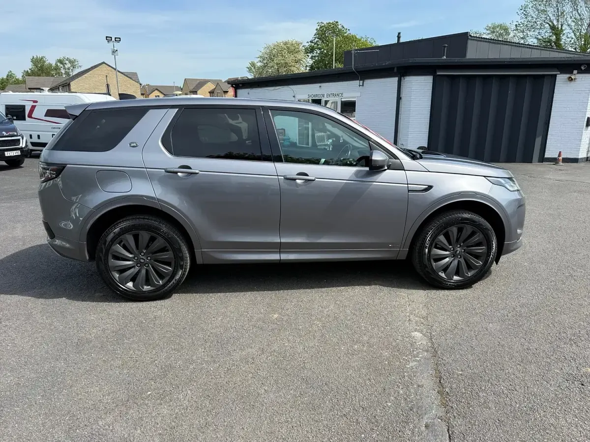Begagnad Land Rover Discovery Sport SE Dynamic 2020 Grå SUV