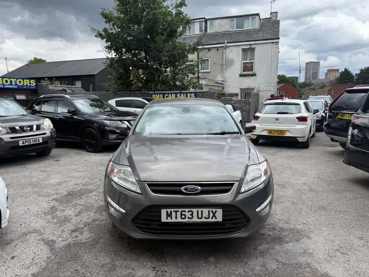 Used Ford Mondeo Business Edition 2013 Brown Hatchback