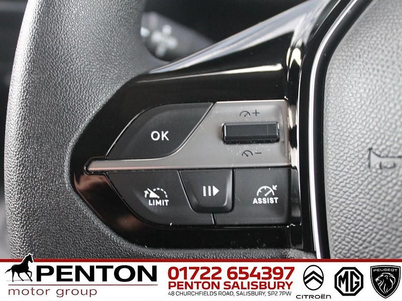 Used Peugeot Partner S 101 HP (74 kW) 2024 White MPV