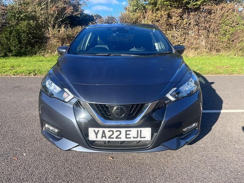 Begagnad Nissan Micra Tekna 92 HK (67 kW) 2022 Grå Halvkombi