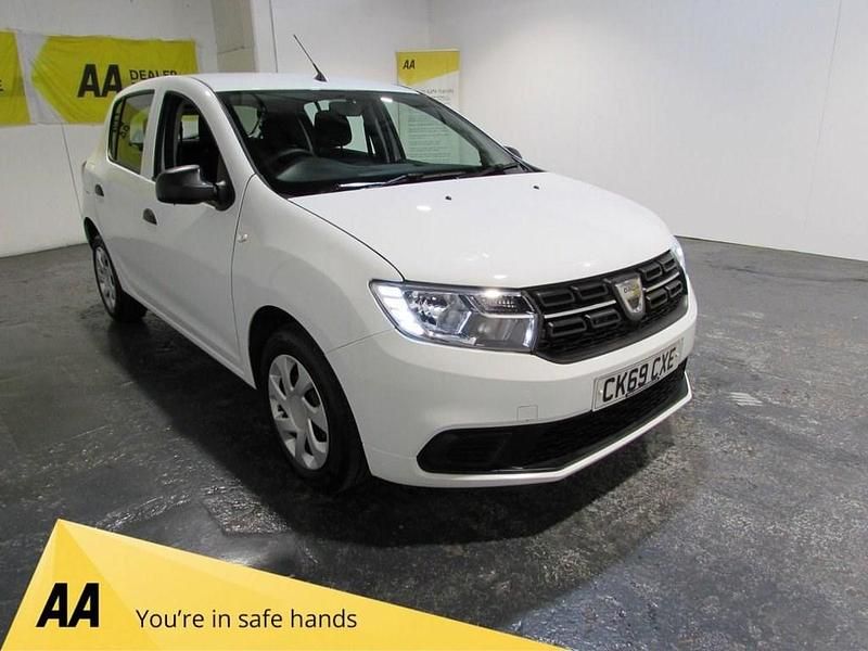 White Used 2019 Dacia Sandero Essentiel Hatchback | £6,250 (Good price) - Image 1/3