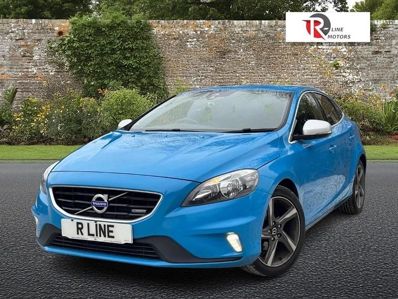 Used Volvo V40 R-Design 115 HP (84 kW) 2014 Blue Hatchback