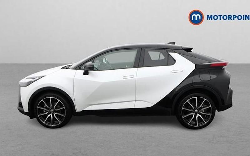 Used Toyota C-HR Sport 223 HP (164 kW) 2025 White SUV