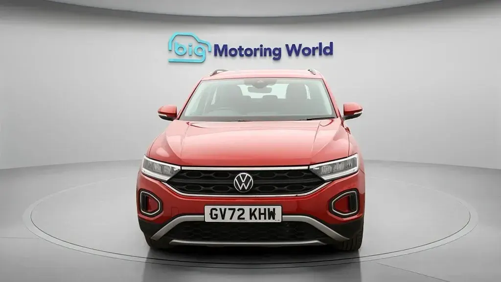 Usado VW T-Roc S 110 HP (80 kW) 2023 Vermelho SUV