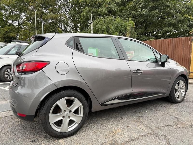 Used Renault Clio IV Dynamique 90 HP (66 kW) 2016 Grey Hatchback