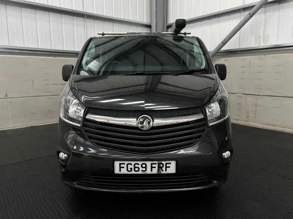 Used Vauxhall Vivaro Sportive 120 HP (88 kW) 2019 Black MPV