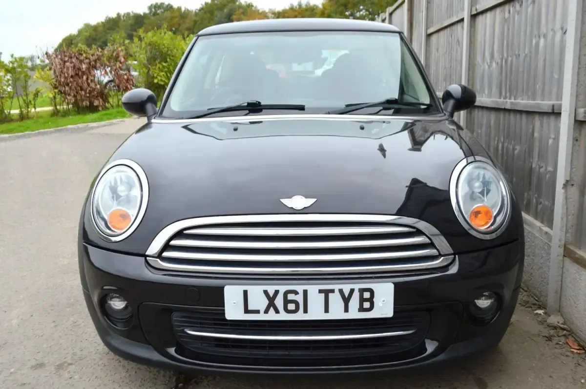 Usado Mini Cooper Hatch 122 HP (89 kW) 2011 Preto Citadino
