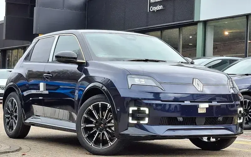 Used Renault 5 E-Tech Iconic 110 kW (150 HP) 2026 Hatchback