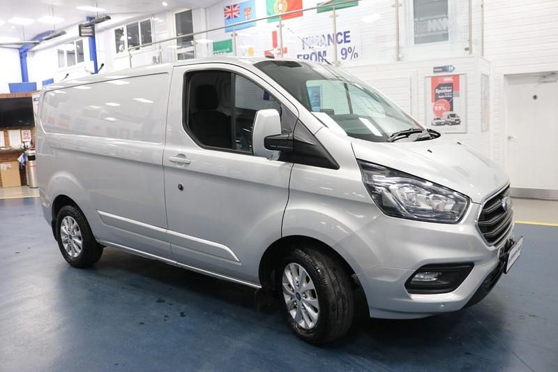 Used Ford Transit Custom Limited 130 HP (95 kW) 2019 Silver Van