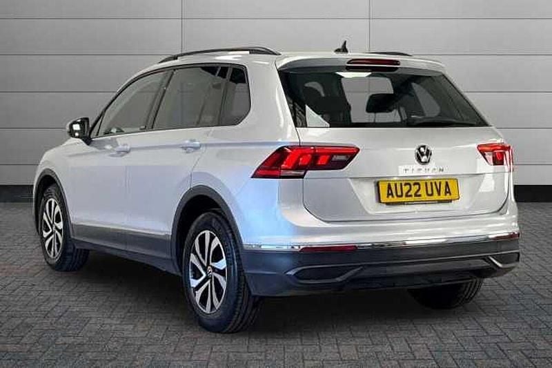 Used VW Tiguan Active 150 HP (110 kW) 2022 Silver SUV