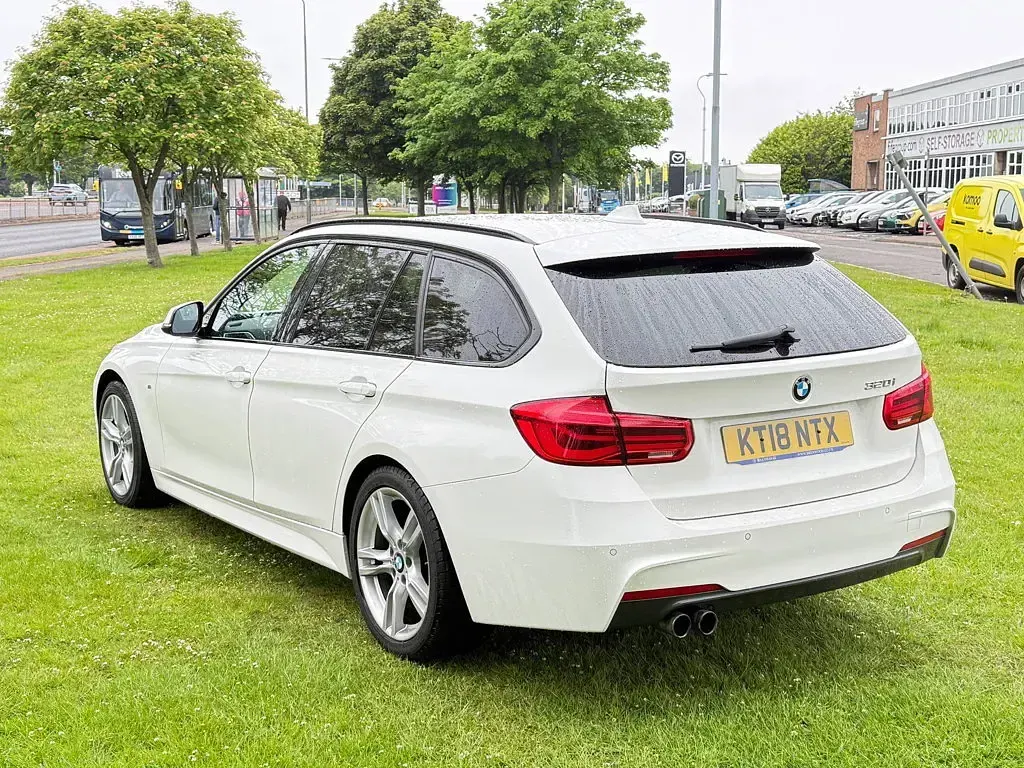 Used BMW 320 M Sport 184 HP (135 kW) 2018 White Estate