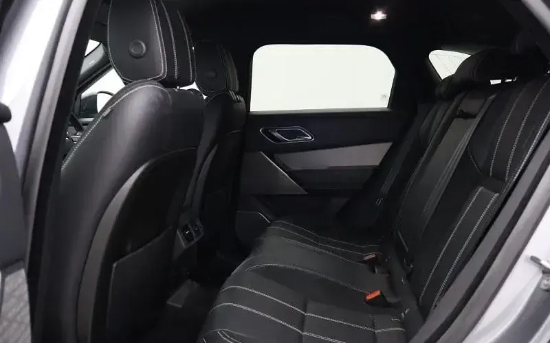 Używany Land Rover Range Rover Velar SE Dynamic 300 KM (220 kW) 2021 Szary SUV