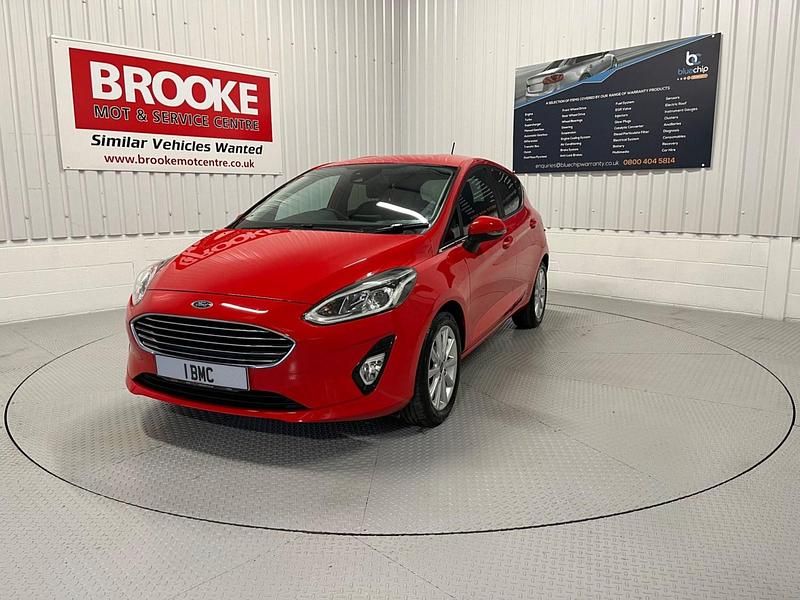Used Ford Fiesta Titanium 95 HP (69 kW) 2021 Red Hatchback