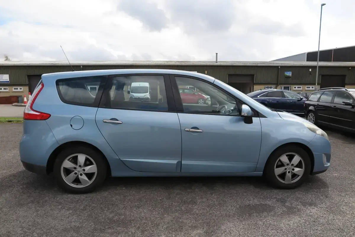 Używany Renault Grand Scénic II Dynamique 2009 Niebieski Minivan