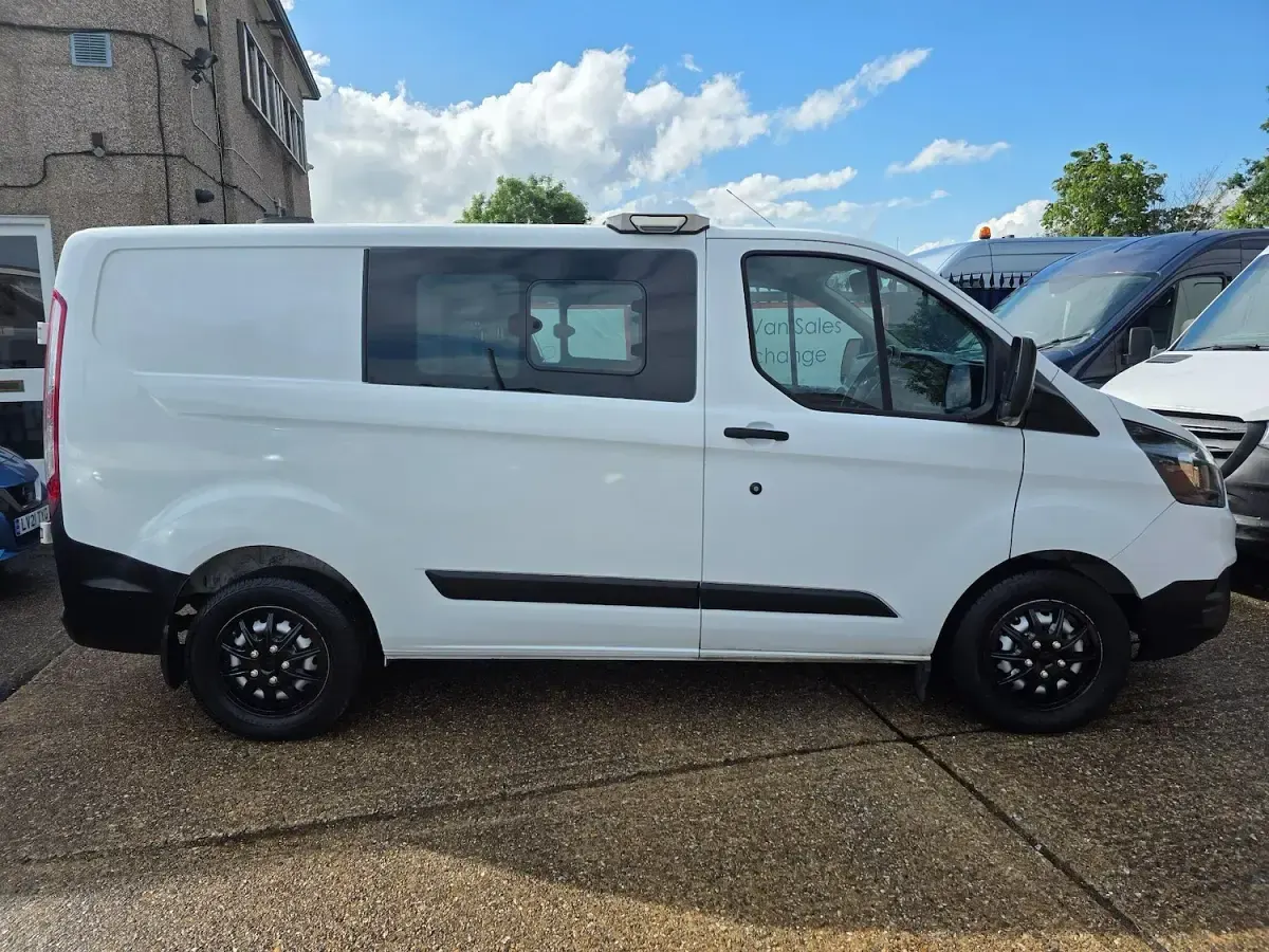 Used Ford Transit Custom 105 HP (77 kW) 2018 White Van
