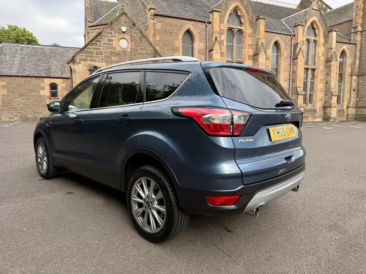 Used Ford Kuga Titanium 150 HP (110 kW) 2019 Blue SUV