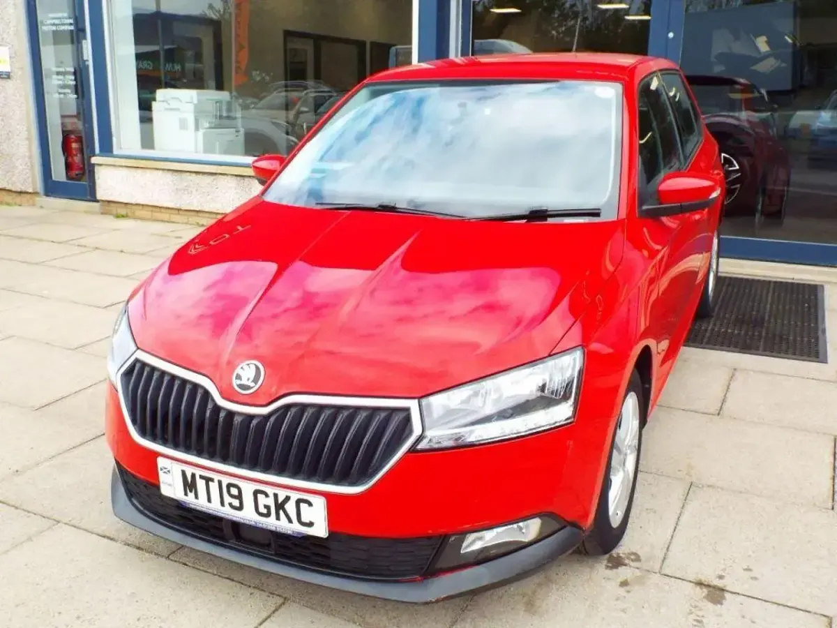Used Skoda Fabia SE 74 HP (54 kW) 2019 Red Hatchback