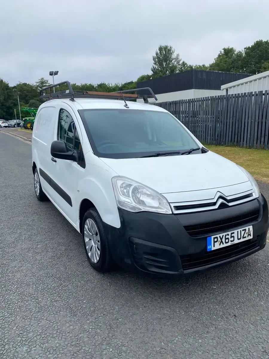 Used Citroën Berlingo 75 HP (55 kW) 2015 White MPV