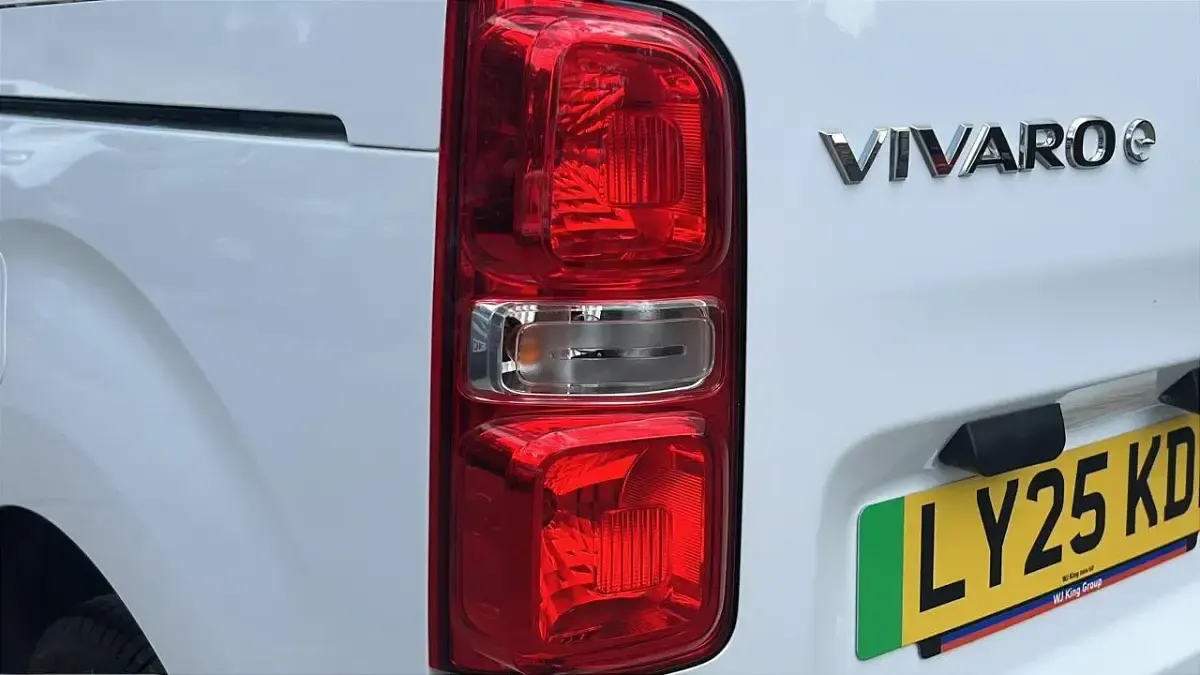New Vauxhall Vivaro 98 kW (134 HP) 2025 White MPV