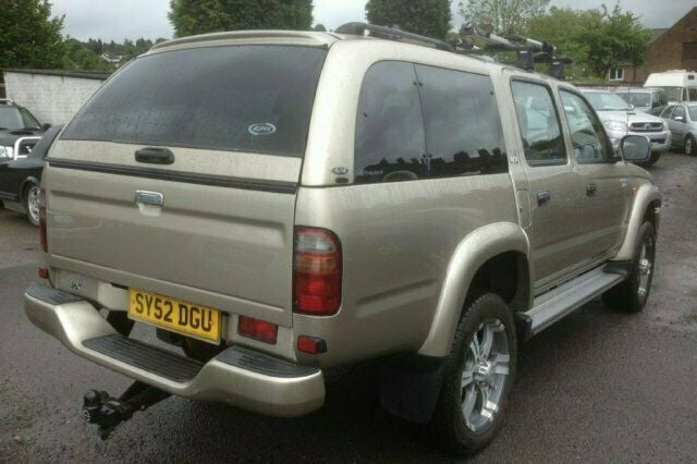 Used Toyota HiLux 102 HP (75 kW) 2002 Pickup