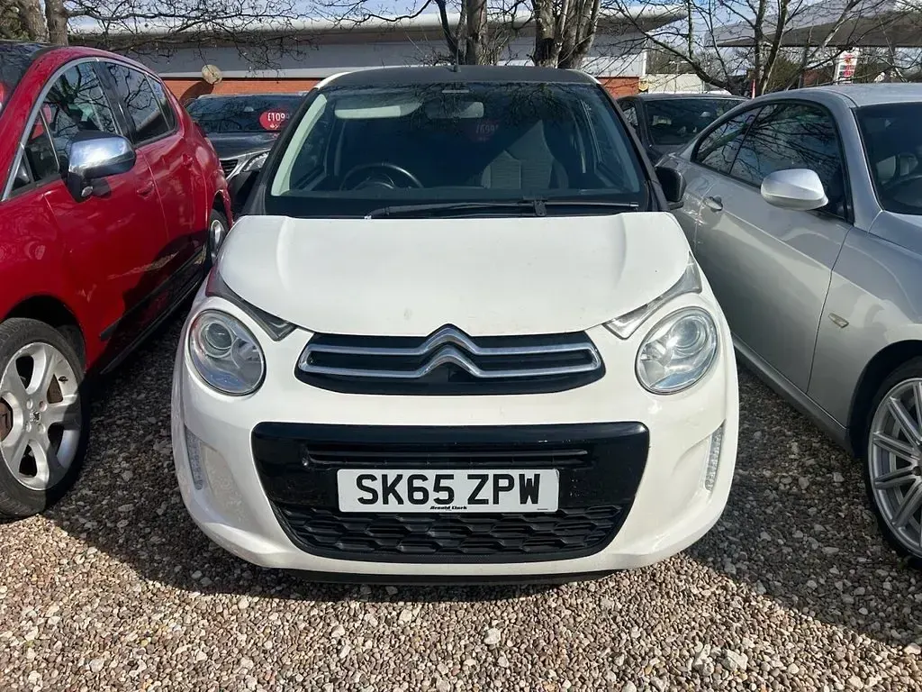 Used Citroën C1 Flair 68 HP (50 kW) 2015 White Hatchback