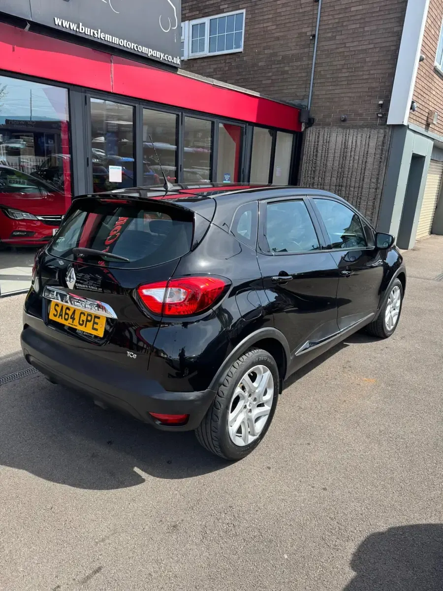 Used Renault Captur Dynamique 90 HP (66 kW) 2014 Black SUV
