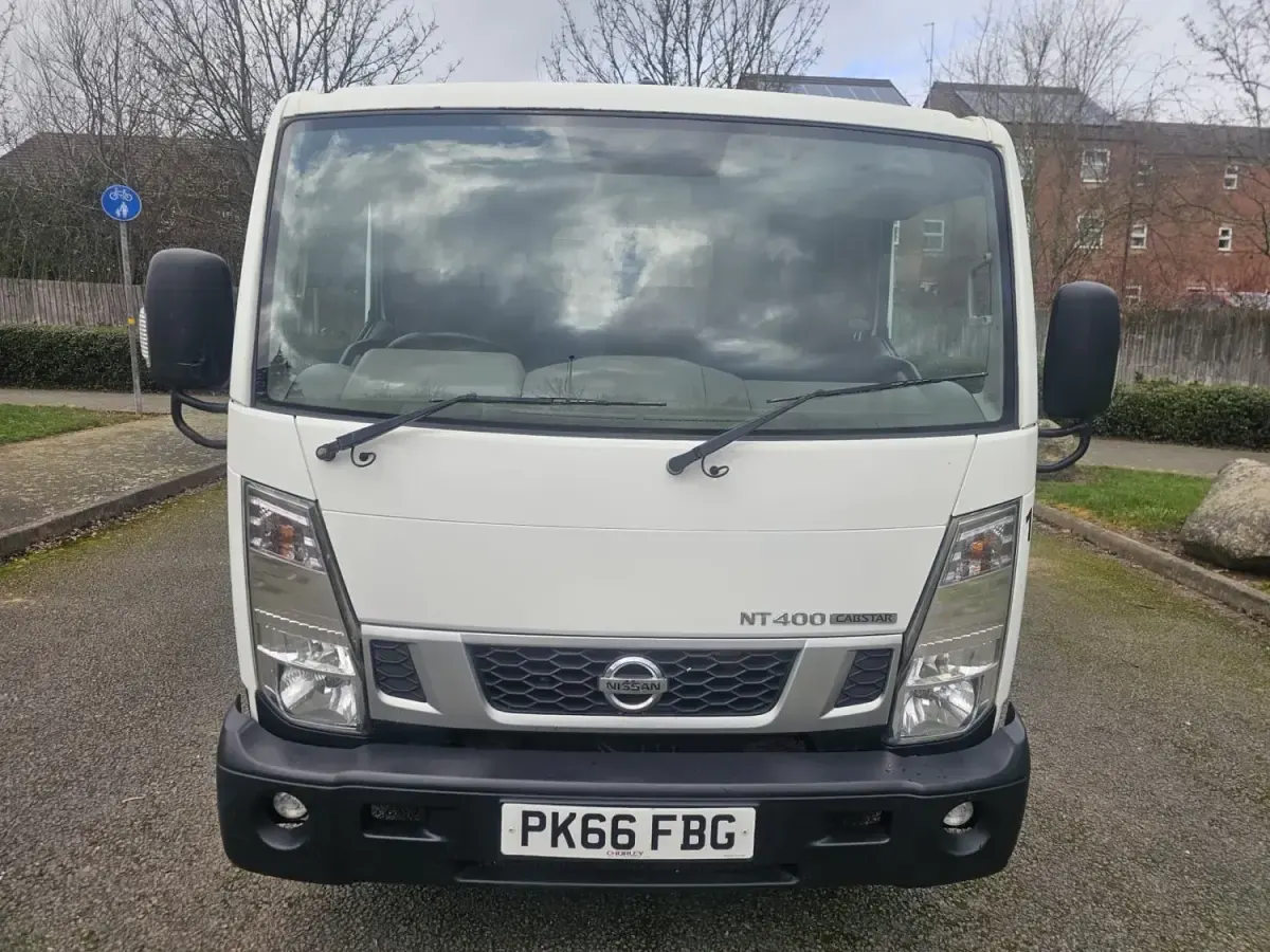 Usado Nissan Cabstar 2016 Branco Pickup