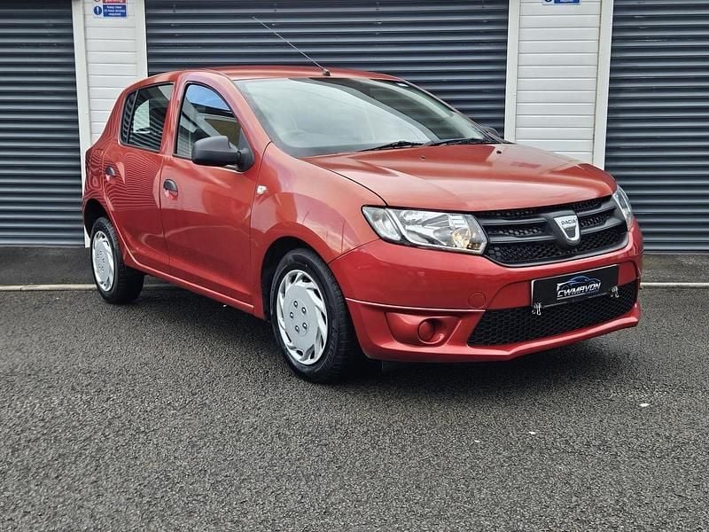Used Dacia Sandero Ambiance 2015 Red Hatchback