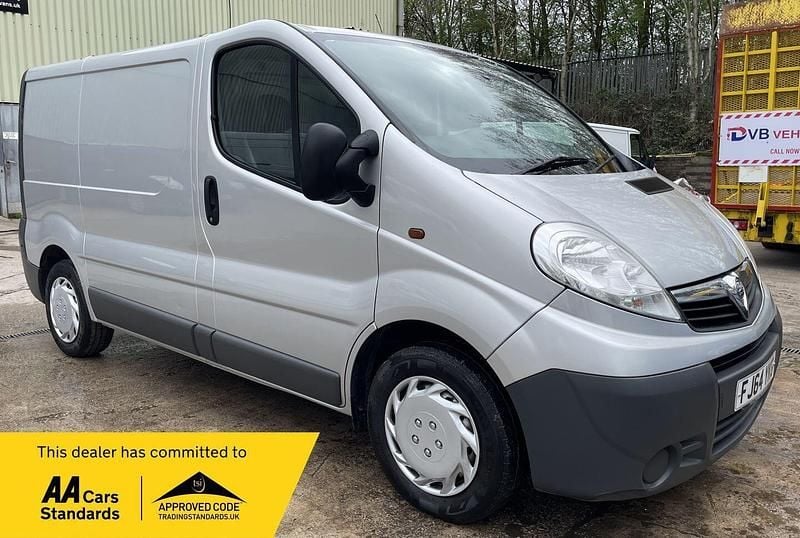 Used Vauxhall Vivaro 115 HP (84 kW) 2014 Silver MPV