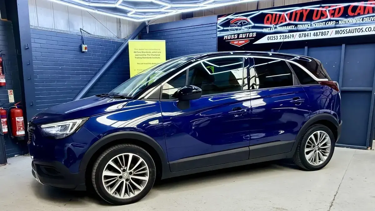 Used Vauxhall Crossland X 83 HP (61 kW) 2020 Blue SUV
