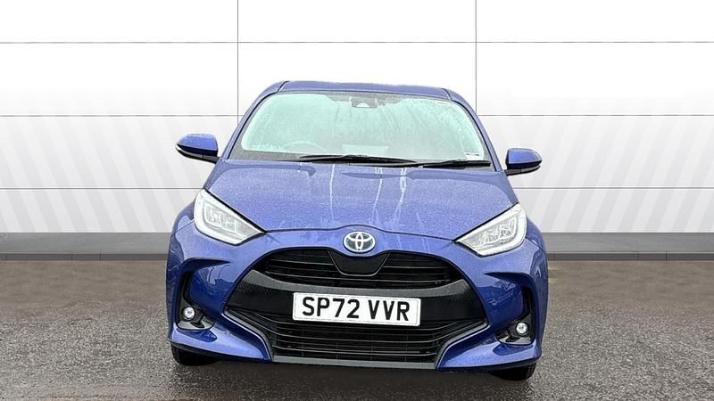 Used Toyota Yaris Hybrid Design 116 HP (85 kW) 2022 Blue Hatchback